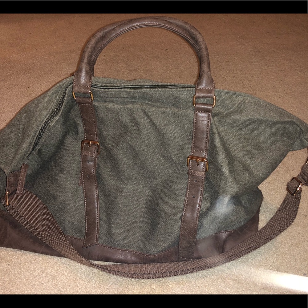 Medium duffel bag